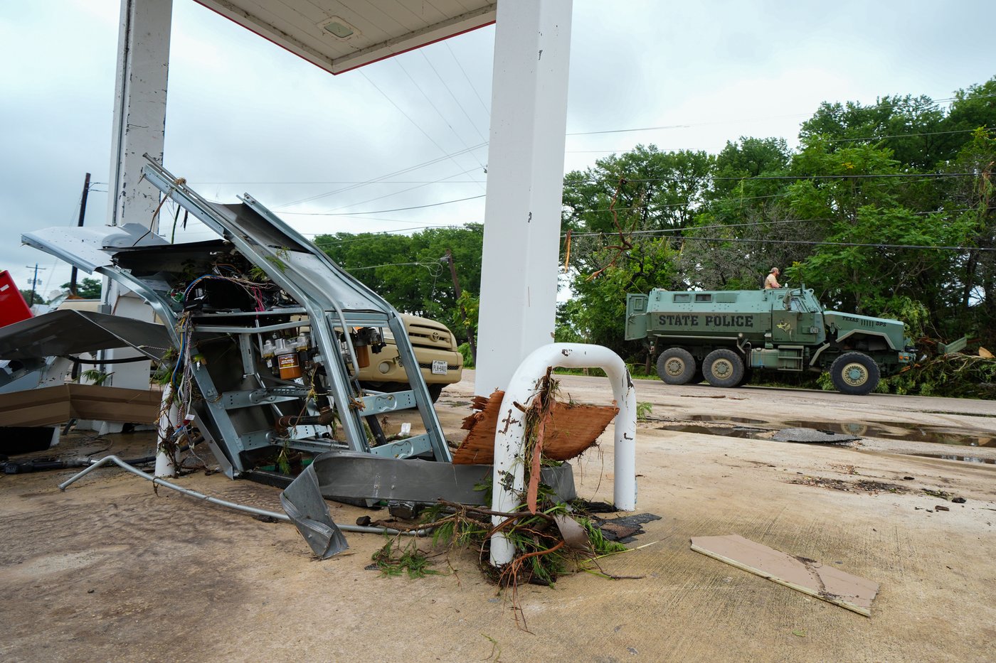 PHOTO COLLECTION: Texas floods leave dozens dead and missing as rescuers search devastated landscape | iNFOnews.ca PHOTO COLLECTION: Texas floods leave dozens dead and missing as rescuers search devastated landscape | iNFOnews.ca