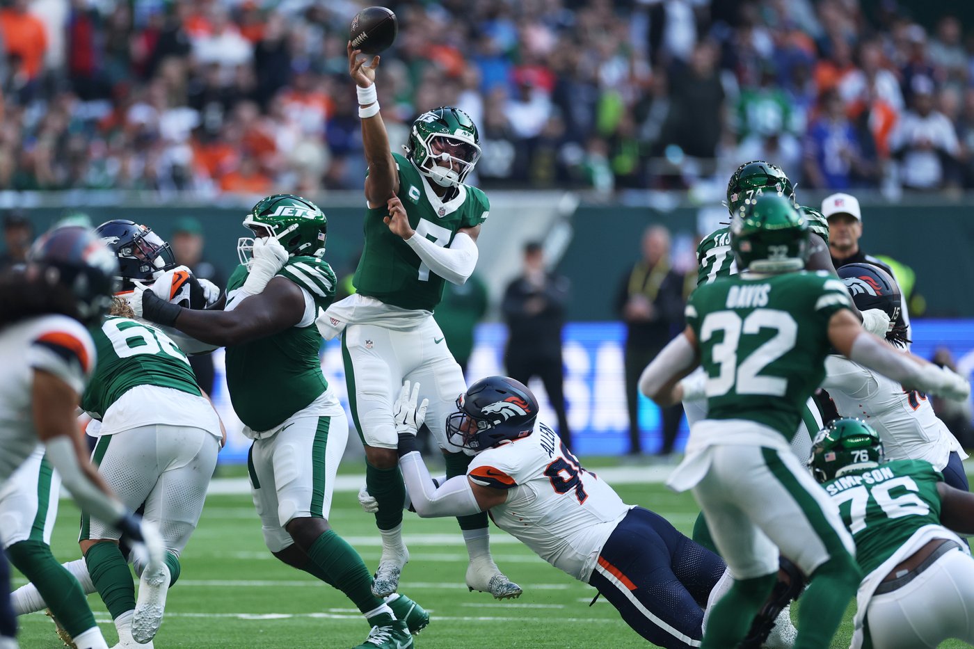 Glenn acknowledges Fields took a step back, but there's no quarterback change right now for Jets | iNFOnews.ca