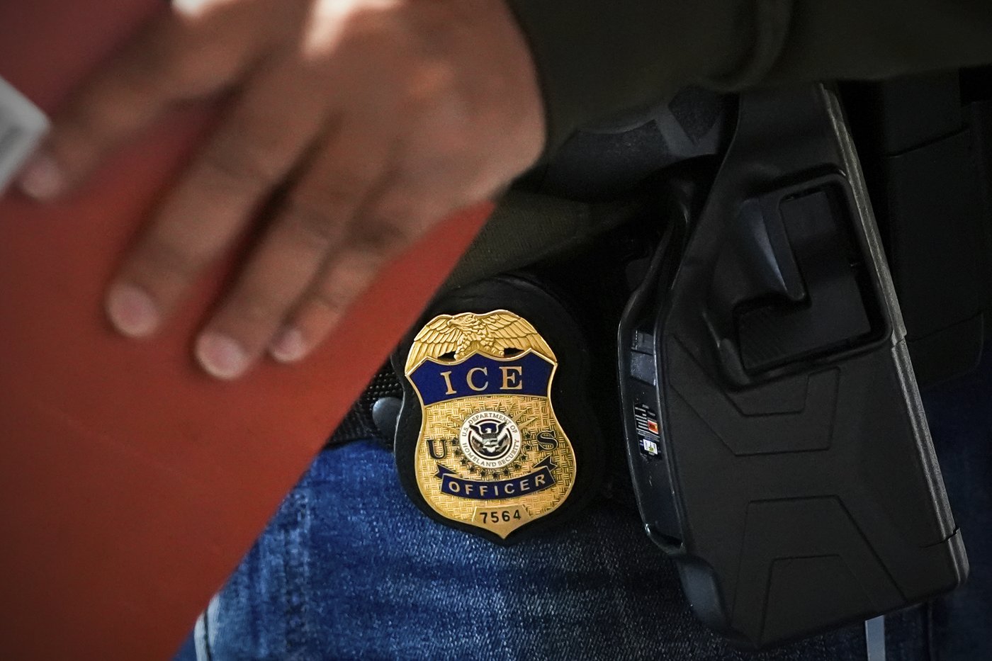 Trump wants mass deportations. For the agents removing immigrants, it's a painstaking process | iNFOnews.ca Trump wants mass deportations. For the agents removing immigrants, it's a painstaking process | iNFOnews.ca