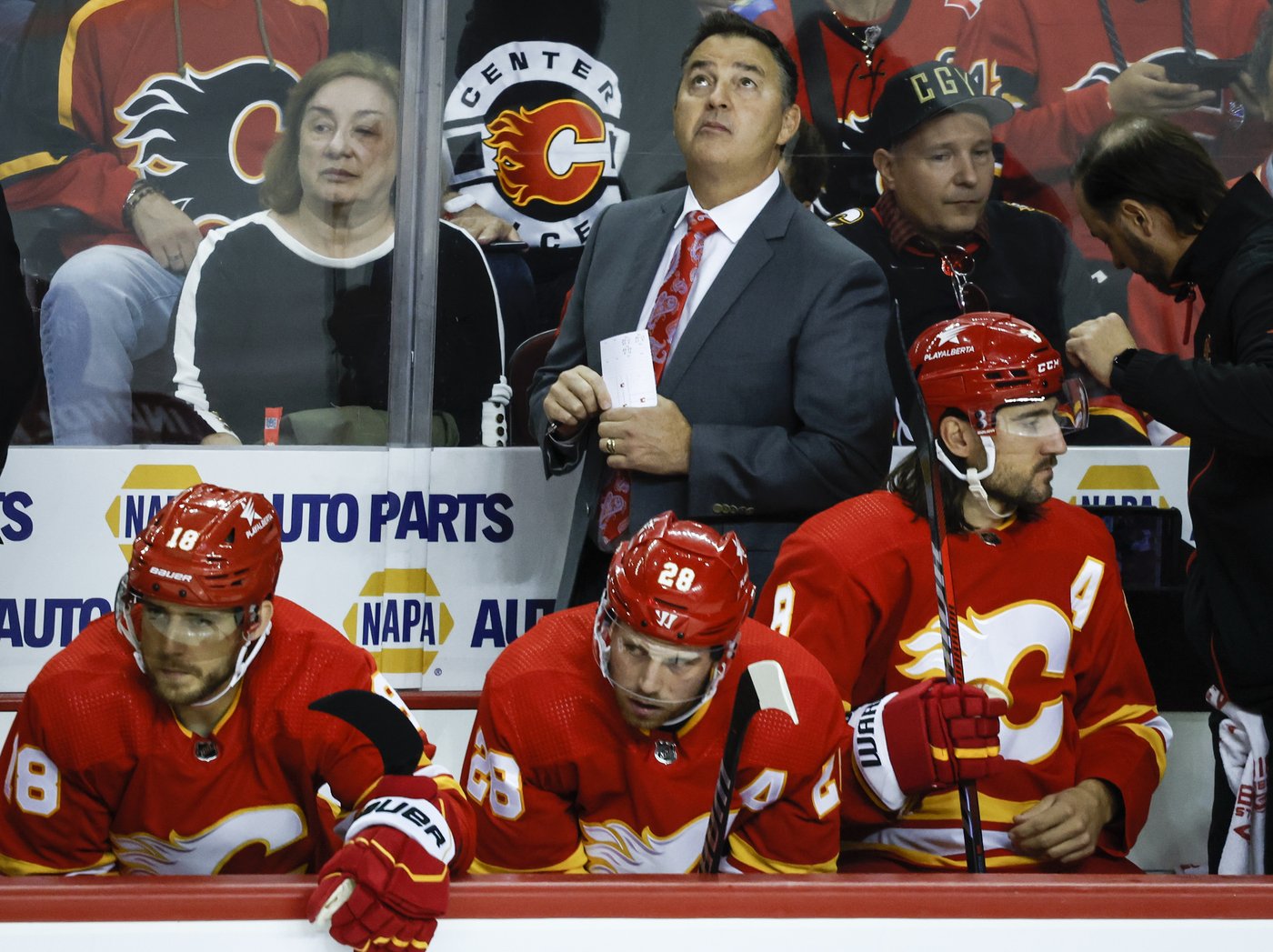 Flames name Cull assistant coach on full-time basis, release assistant Dan Lambert | iNFOnews.ca