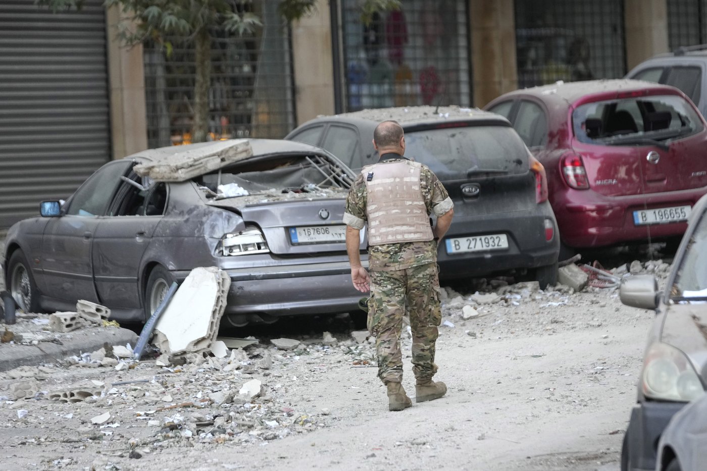 Israel-Hamas war latest: Israeli airstrike levels apartment building in central Beirut | iNFOnews.ca