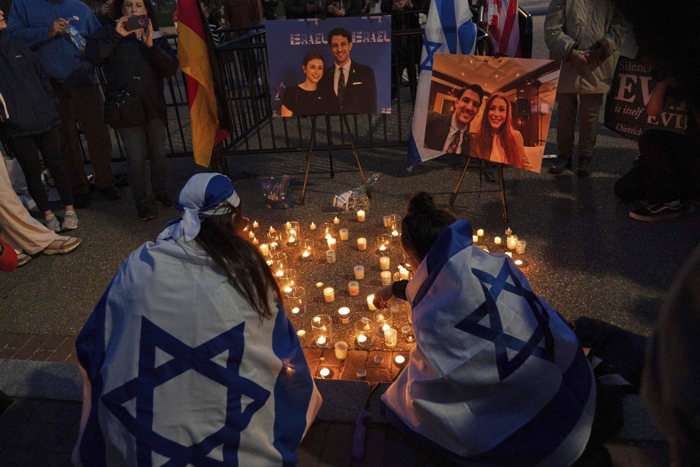 Man accused of killing Israeli Embassy staffers indicted on federal hate crime and murder charges | iNFOnews.ca Man accused of killing Israeli Embassy staffers indicted on federal hate crime and murder charges | iNFOnews.ca
