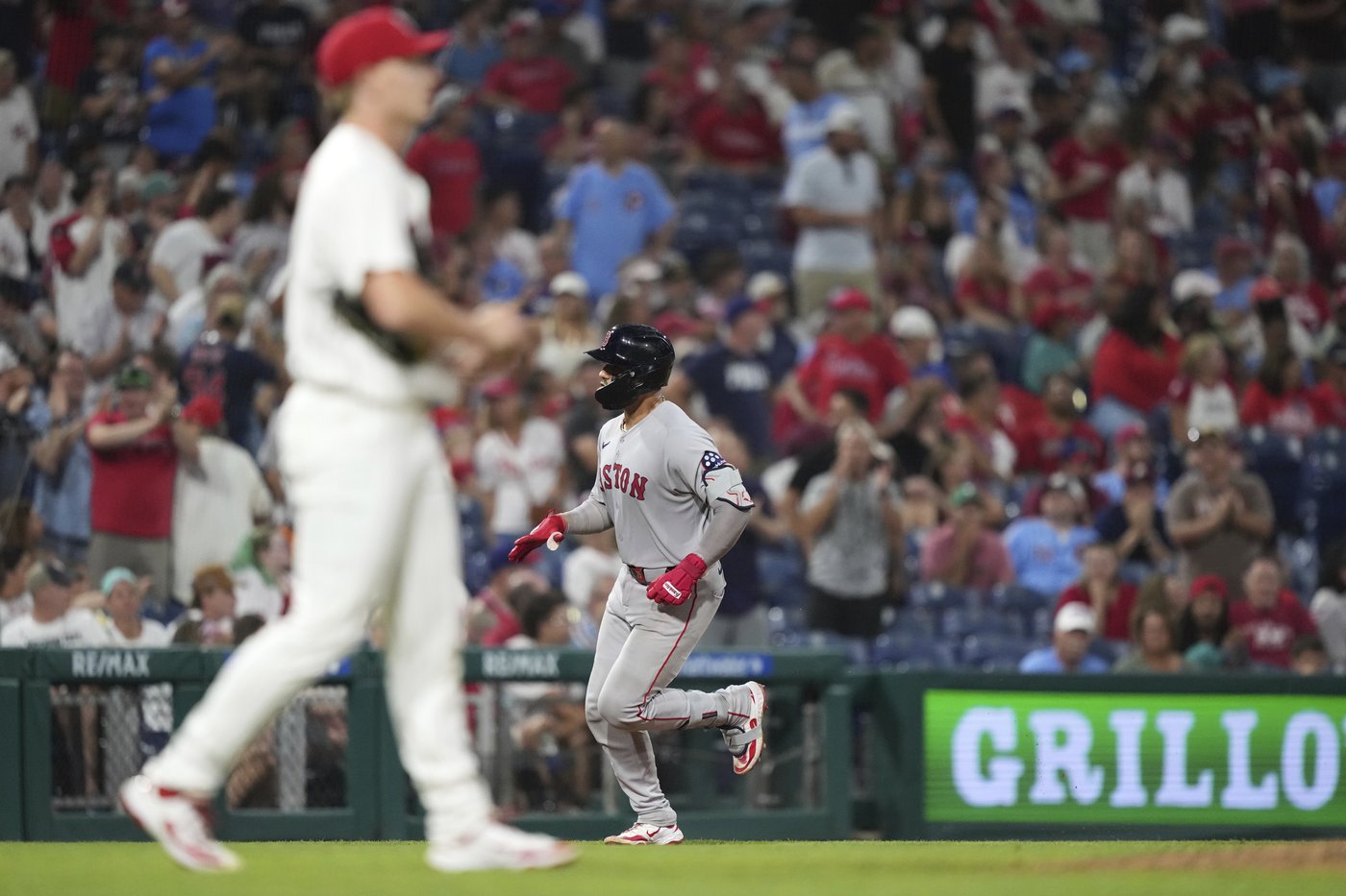Carlos Narváez's 11-inning 2-run homer lifts Red Sox over Phillies 9-8 | iNFOnews.ca