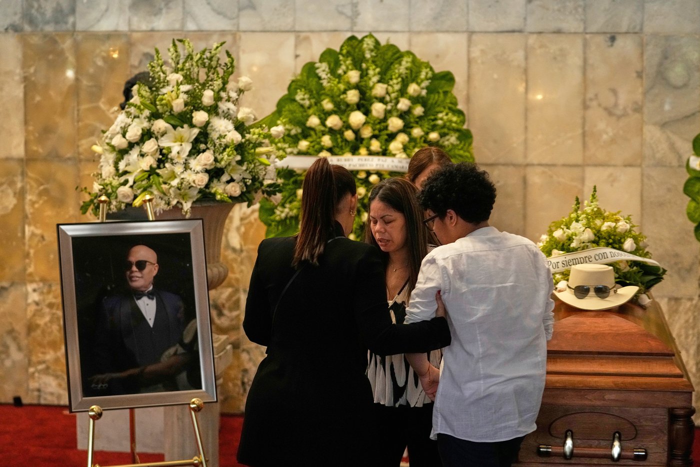 Mourners pay tribute to merengue icon Rubby Pérez, who died in the Dominican roof collapse | iNFOnews.ca Mourners pay tribute to merengue icon Rubby Pérez, who died in the Dominican roof collapse | iNFOnews.ca