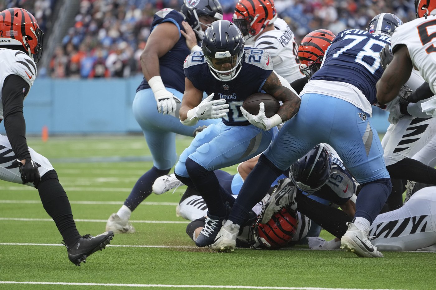 Colts try to rebound and keep fading playoff hopes alive when they face struggling Titans | iNFOnews.ca