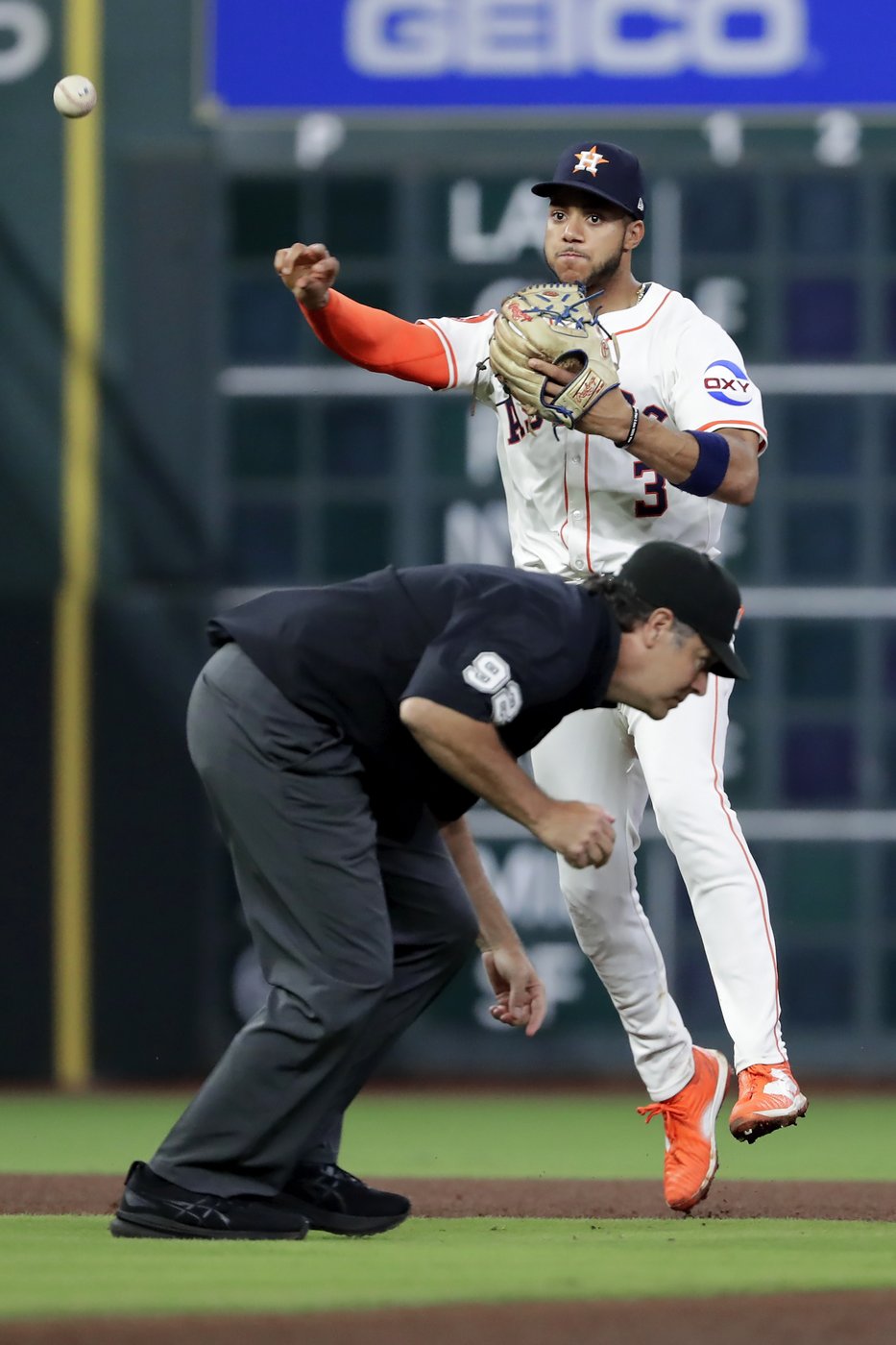 Christian Walker homers in 3-run 2nd, Astros beat Blue Jays 3-1 for series sweep | iNFOnews.ca