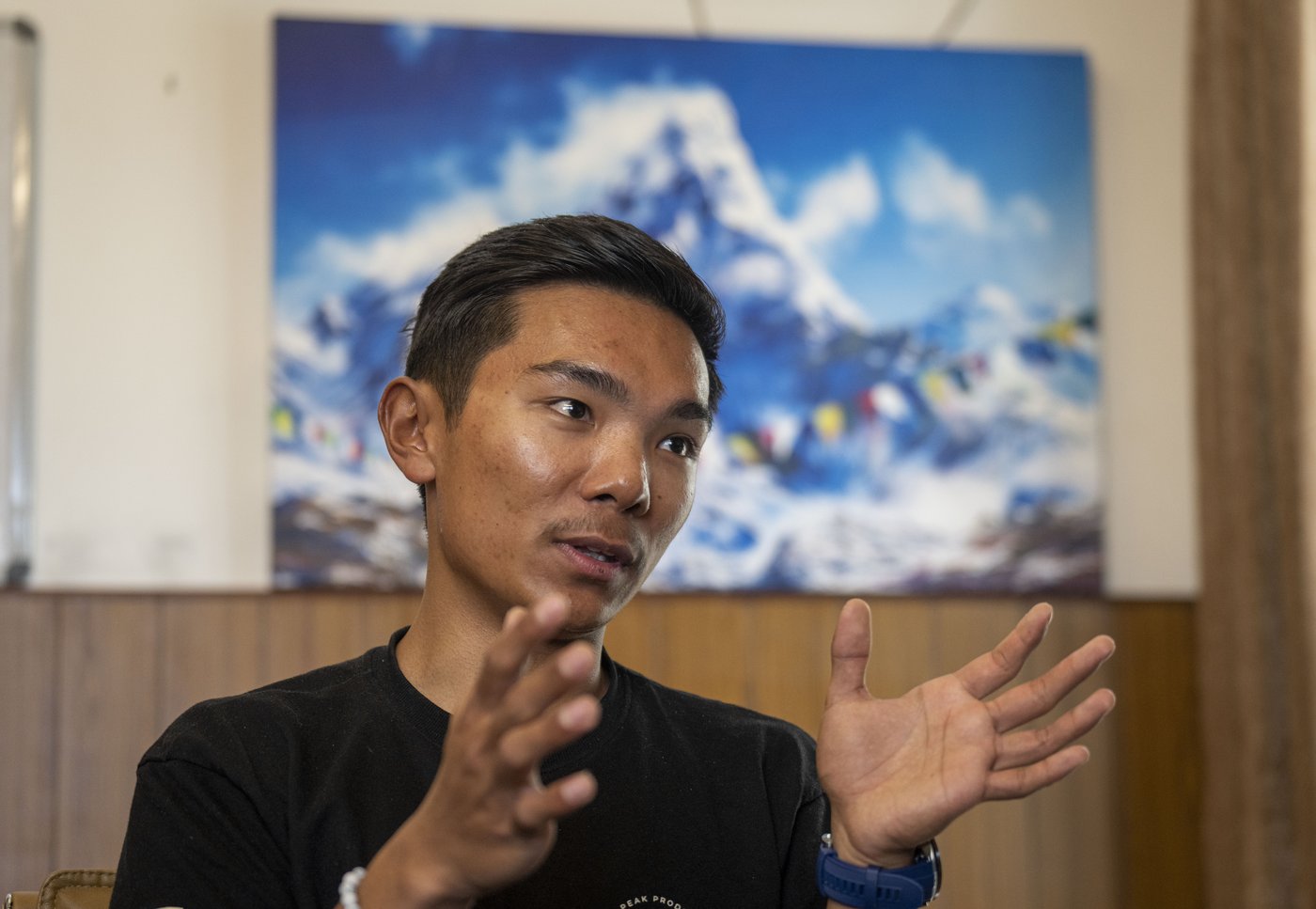 Record-setting teen climber says Sherpas should be leading climbs | iNFOnews.ca Record-setting teen climber says Sherpas should be leading climbs | iNFOnews.ca