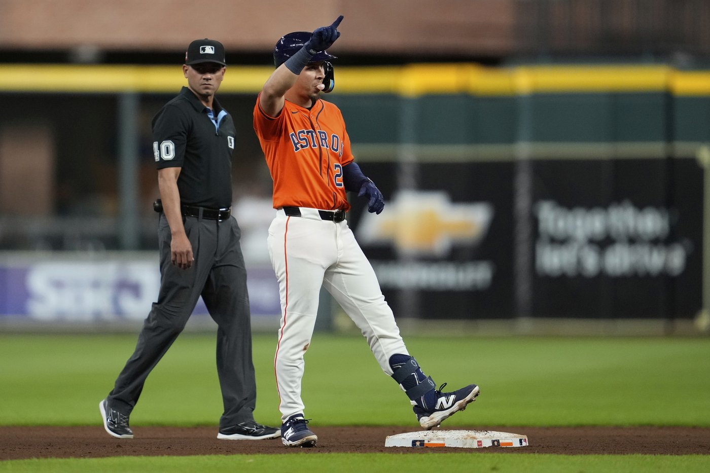Orioles right-hander Young loses bid for perfect game in 8th inning in 7-0 win over the Astros | iNFOnews.ca