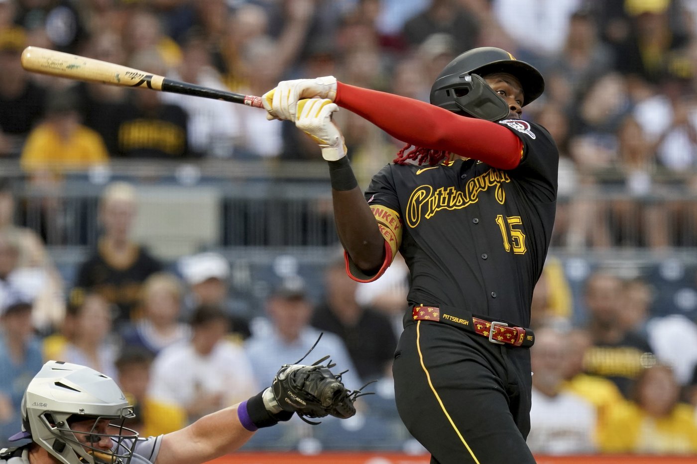 Heaney, 5 Pirates relievers combine on 4-hitter, Cruz homers in 2-0 win over Diamondbacks | iNFOnews.ca Heaney, 5 Pirates relievers combine on 4-hitter, Cruz homers in 2-0 win over Diamondbacks | iNFOnews.ca