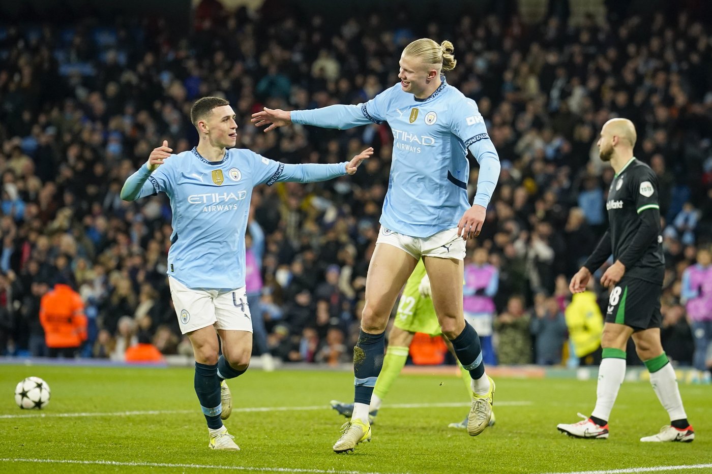 Lewandowski joins Ronaldo and Messi in Champions League 100-goal club. Haaland nets 2 but City draws | iNFOnews.ca