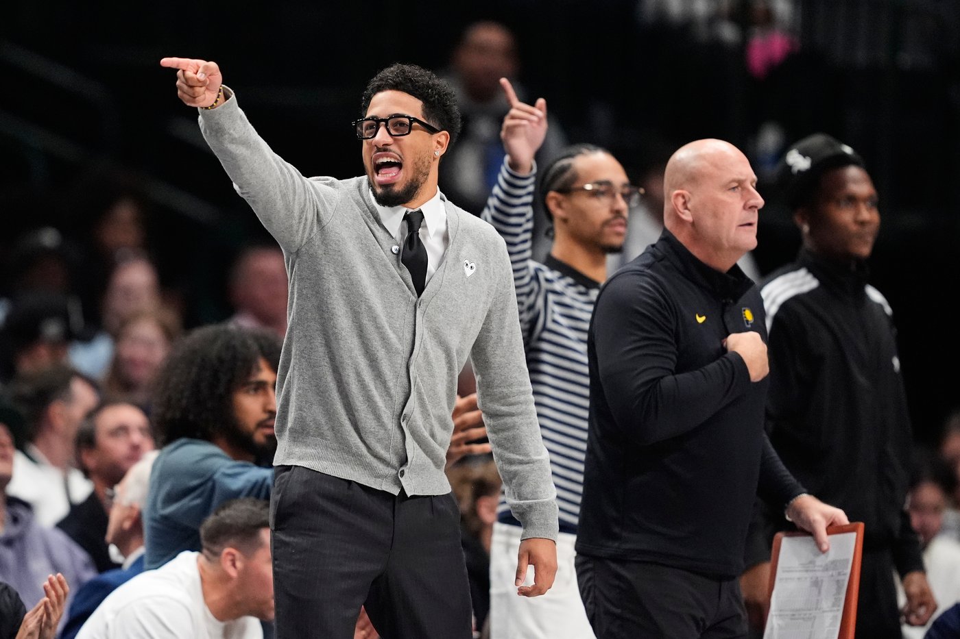 Reserves Williams, Powell lead Mavericks past Pacers 107-105 in matchup of injury-depleted teams | iNFOnews.ca