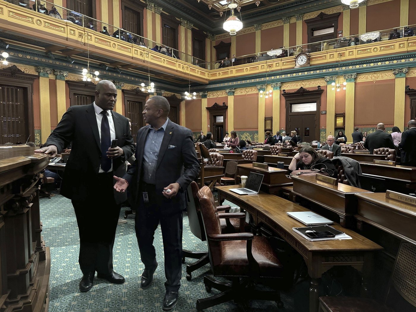 Internal divisions doom Michigan Democrats in their final days of legislative control | iNFOnews.ca