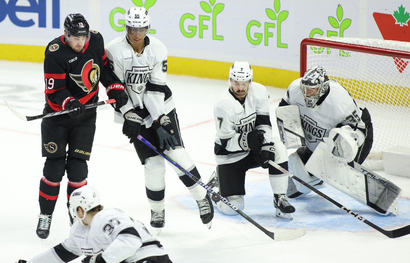 Norris's OT winner lifts Senators past Kings 8-7 | iNFOnews.ca Norris's OT winner lifts Senators past Kings 8-7 | iNFOnews.ca