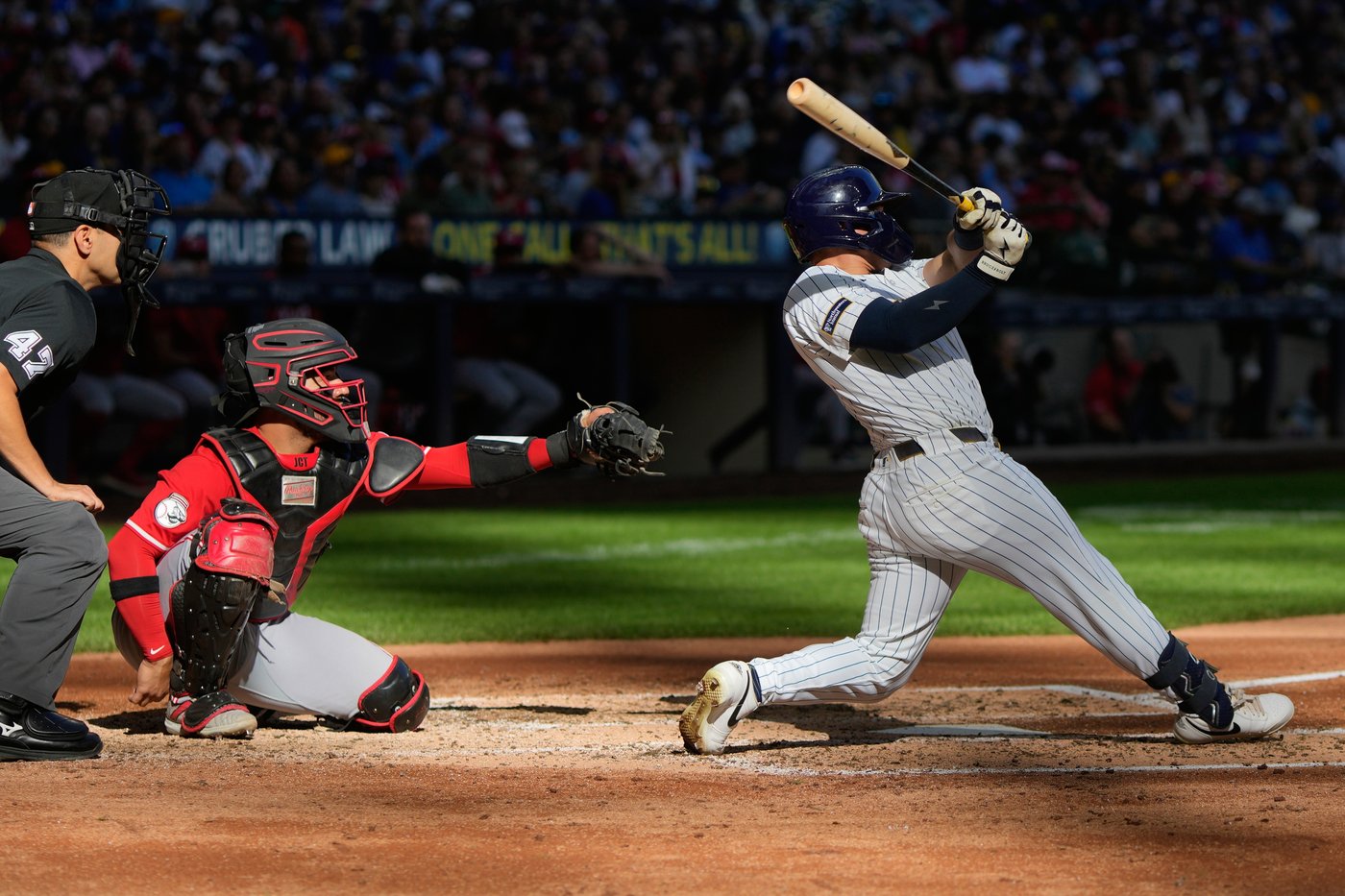 Reds lose 4-2 to the Brewers but end up in playoffs anyway after Mets fall | iNFOnews.ca Reds lose 4-2 to the Brewers but end up in playoffs anyway after Mets fall | iNFOnews.ca