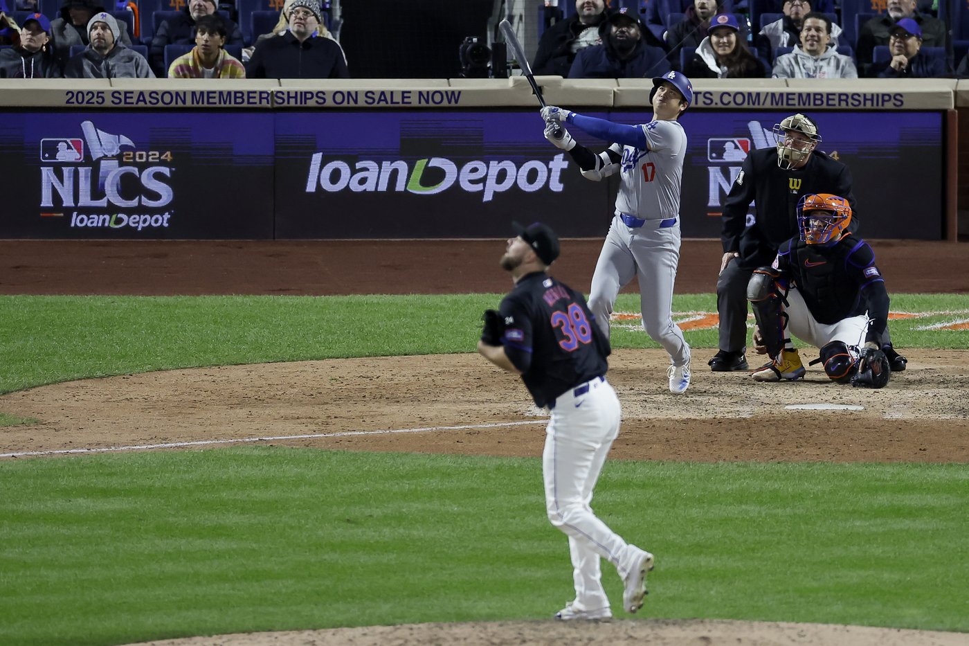 After Severino misplays a pair of comebackers, Mets in need of NLCS comeback against Dodgers | iNFOnews.ca