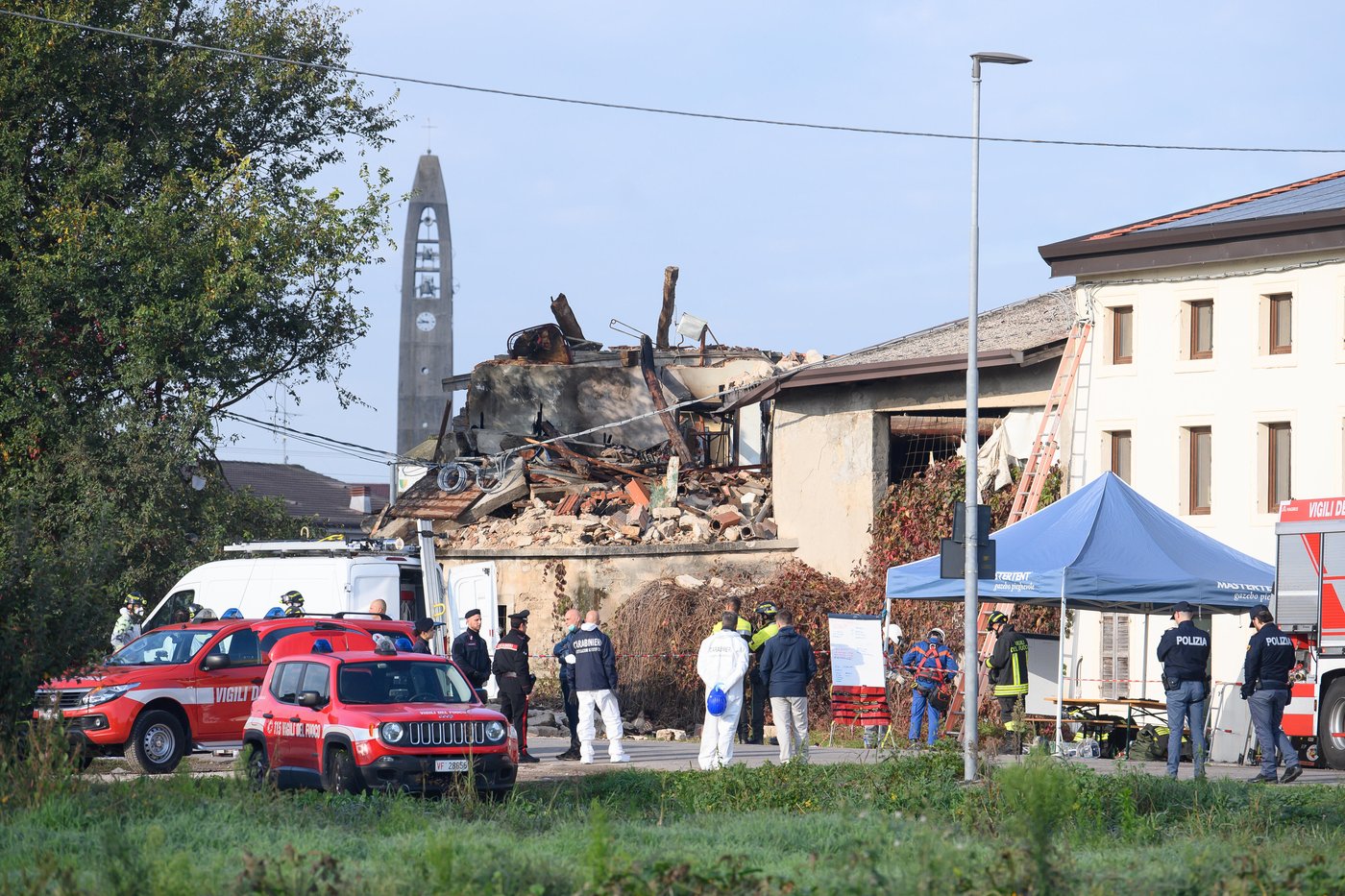 3 Italian carabinieri killed in apparently deliberate farmhouse explosion | iNFOnews.ca
