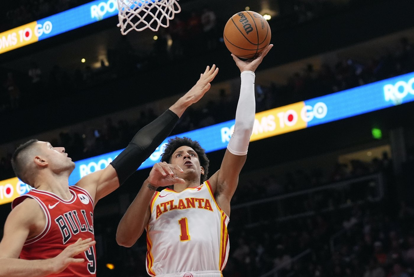 Bulls pull off comeback to beat Hawks 125-113, snap 4-game skid | iNFOnews.ca Bulls pull off comeback to beat Hawks 125-113, snap 4-game skid | iNFOnews.ca