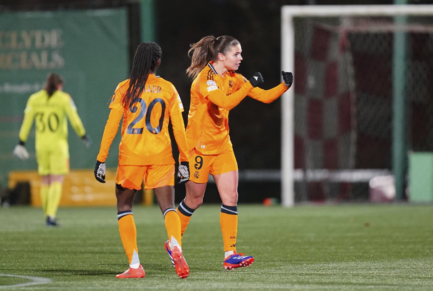 Jónsdóttir scores 4 as Wolfsburg clinches quarterfinal spot by routing Roma 6-1 in Women's CL | iNFOnews.ca