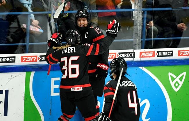 Captains change, but goal stays the same for Canada in women's world hockey | iNFOnews.ca