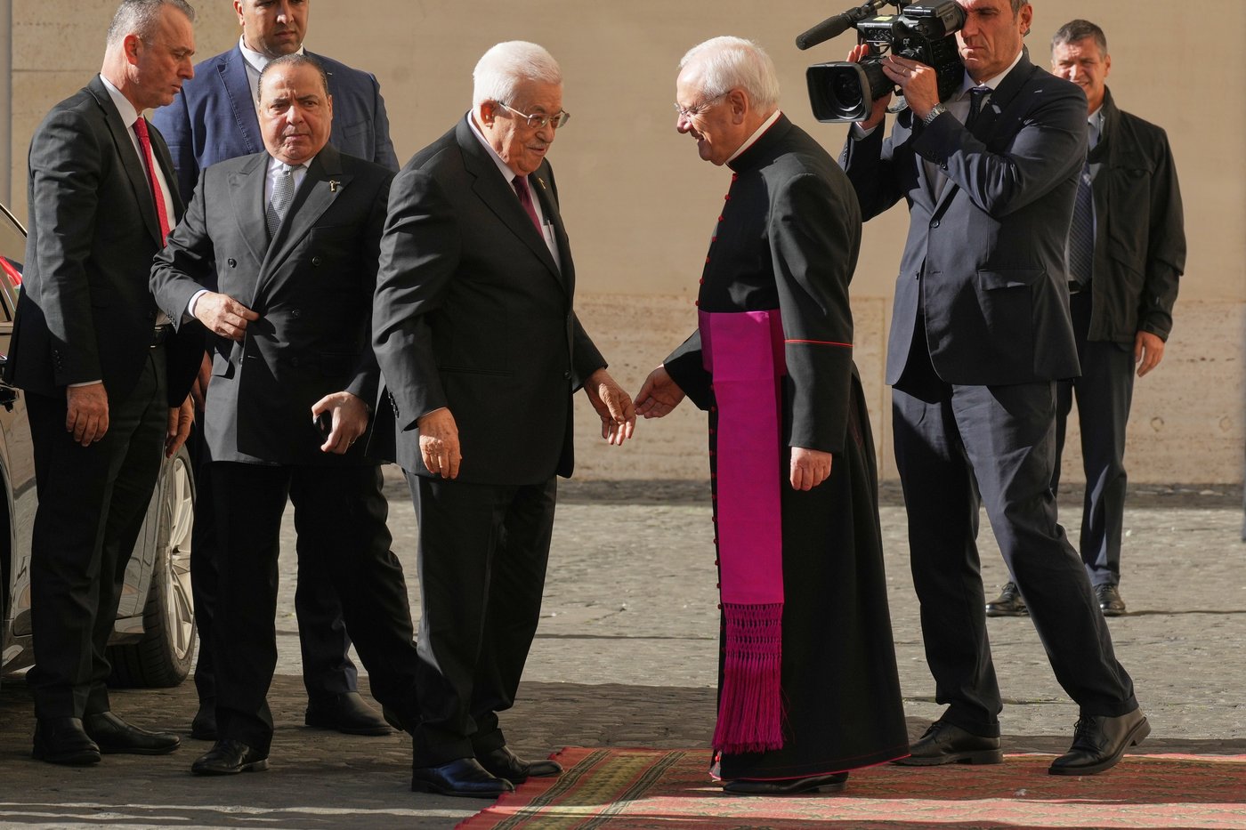 Pope Leo meets Palestinian President Abbas, discuss urgent need for Gaza aid, two-state solution | iNFOnews.ca Pope Leo meets Palestinian President Abbas, discuss urgent need for Gaza aid, two-state solution | iNFOnews.ca