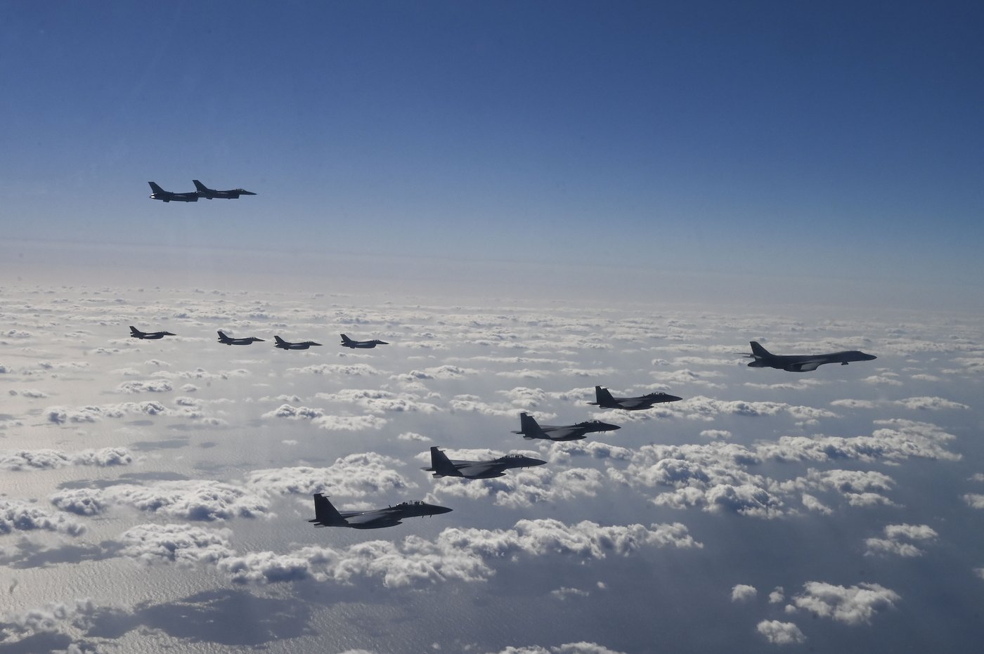 US flies long-range bomber in drill with South Korea, Japan in reaction to the North's missile test | iNFOnews.ca US flies long-range bomber in drill with South Korea, Japan in reaction to the North's missile test | iNFOnews.ca
