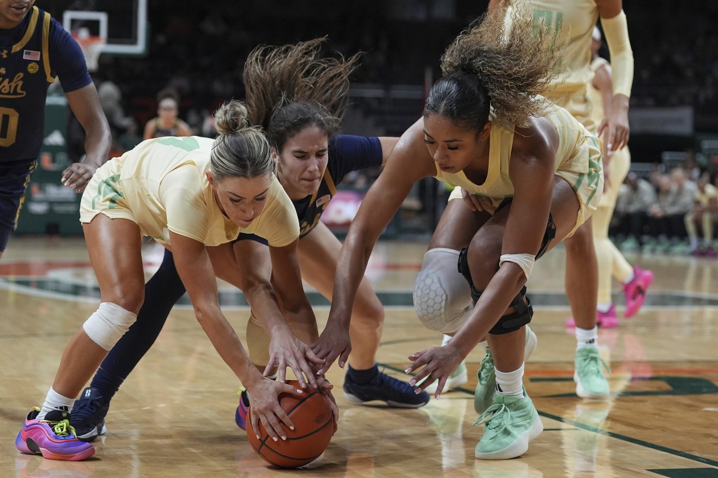 No. 1 Notre Dame clamps down on defense, a good sign as March is getting closer | iNFOnews.ca No. 1 Notre Dame clamps down on defense, a good sign as March is getting closer | iNFOnews.ca