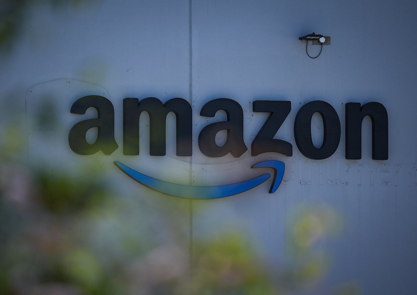B.C. regulator fines Amazon $10,000 in ruling that limits what 'delivery' means | iNFOnews.ca