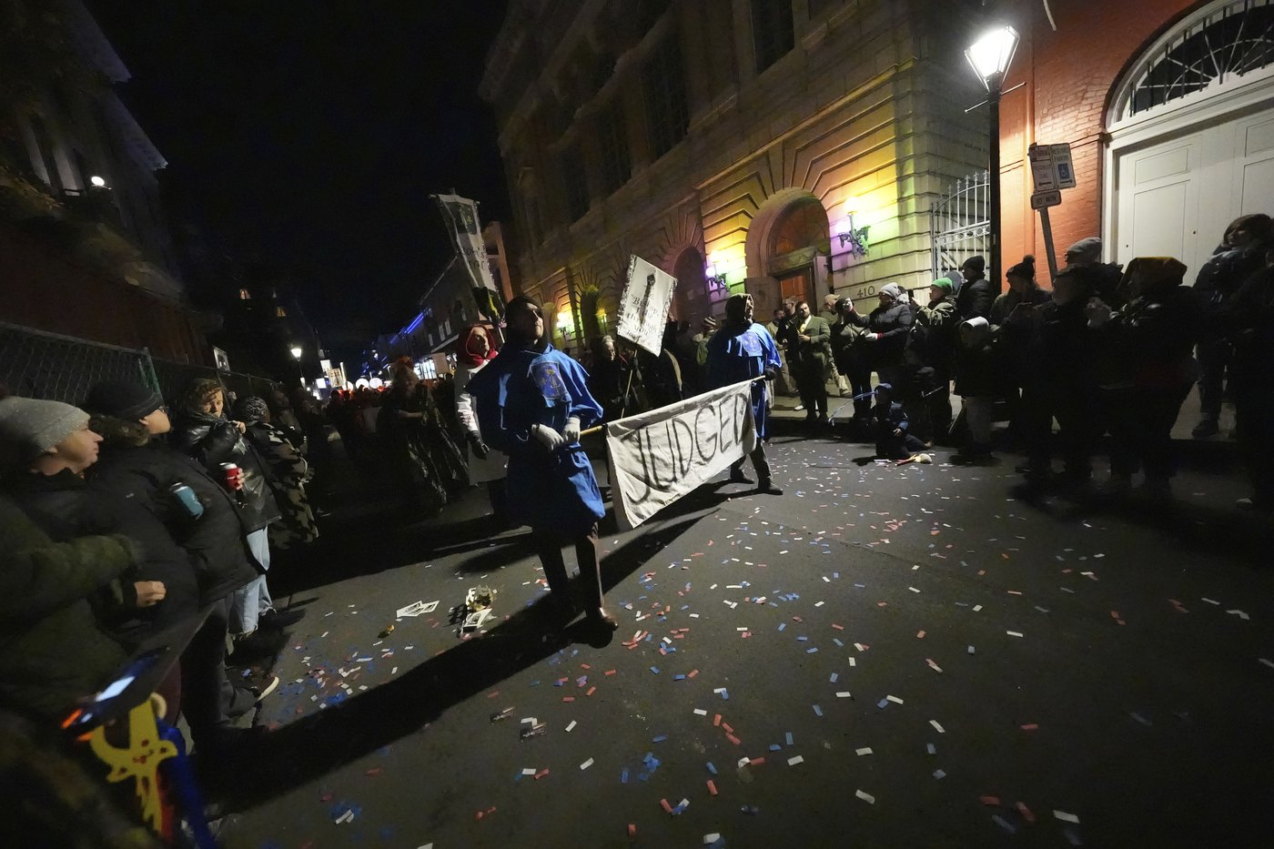 New Orleans holds 1st parade of Carnival season 5 days after deadly attack on Bourbon Street | iNFOnews.ca New Orleans holds 1st parade of Carnival season 5 days after deadly attack on Bourbon Street | iNFOnews.ca