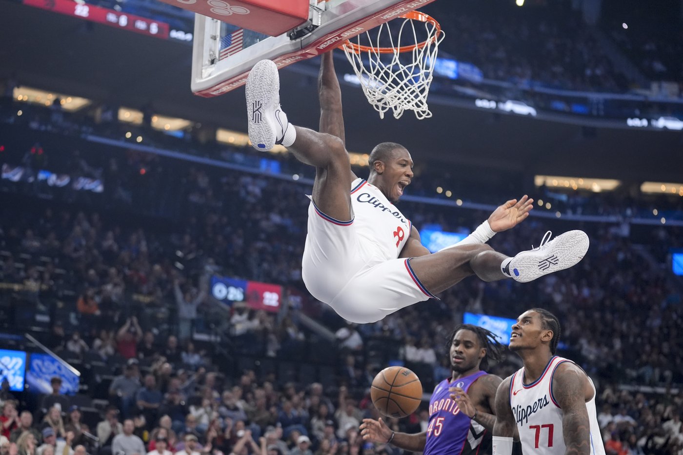 Harden, Powell score 24 points apiece as Clippers edge Raptors 105-103 | iNFOnews.ca Harden, Powell score 24 points apiece as Clippers edge Raptors 105-103 | iNFOnews.ca