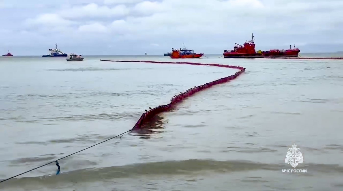 Russia forms an emergency task force as Kerch Strait oil spill continues to spread | iNFOnews.ca Russia forms an emergency task force as Kerch Strait oil spill continues to spread | iNFOnews.ca