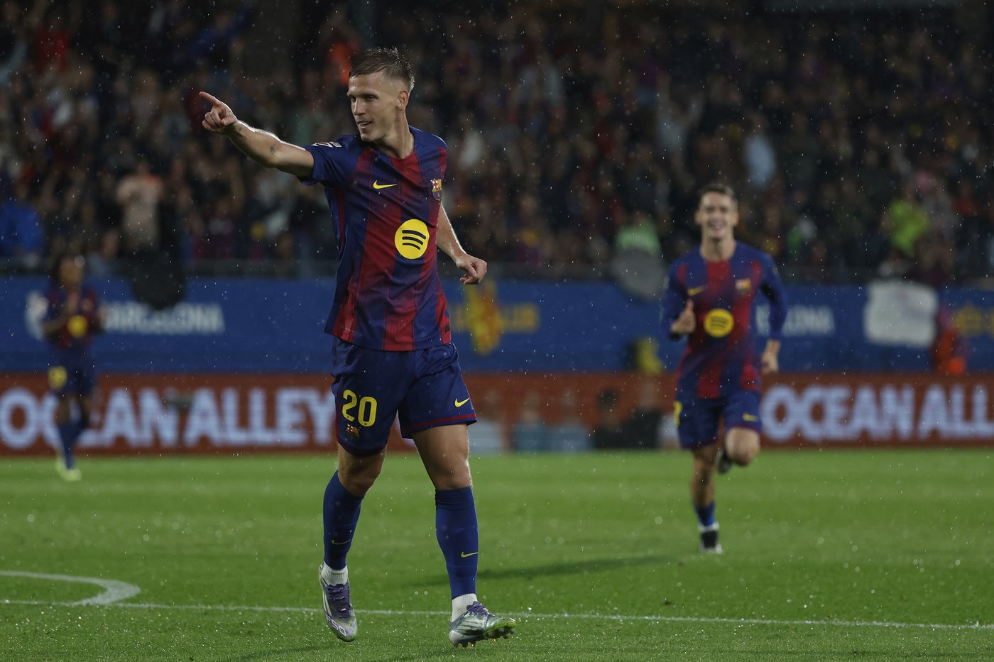 Olmo and Torres lead Barcelona to 3-0 win over Getafe in Spanish league | iNFOnews.ca