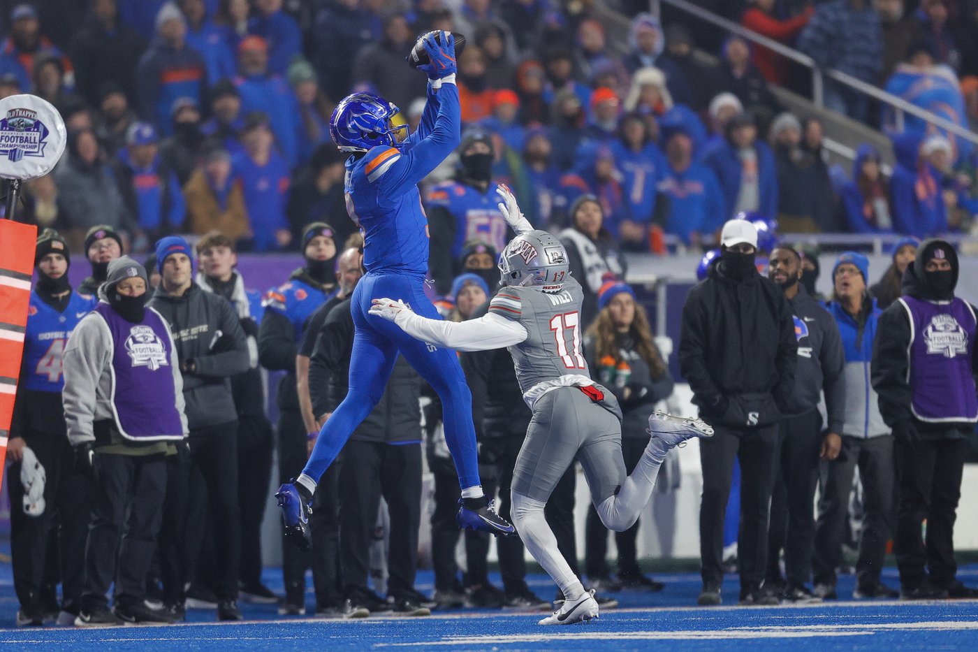 No. 10 Boise State grabs CFP spot, beating No. 19 UNLV 21-7 in Mountain West championship | iNFOnews.ca No. 10 Boise State grabs CFP spot, beating No. 19 UNLV 21-7 in Mountain West championship | iNFOnews.ca