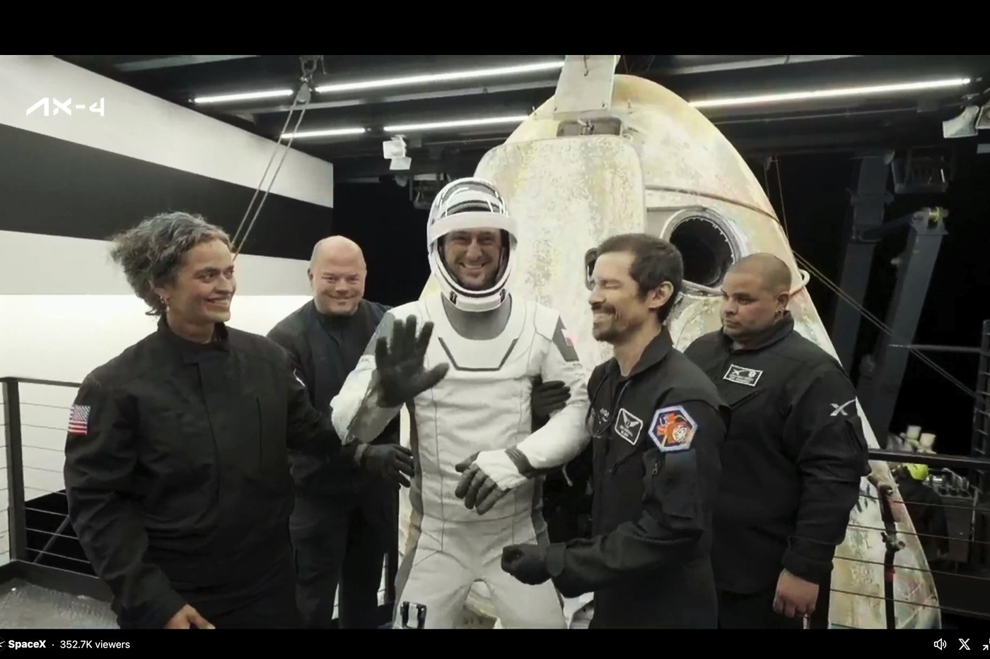 Private spaceflight ends with a Pacific splashdown for astronauts from India, Poland and Hungary | iNFOnews.ca Private spaceflight ends with a Pacific splashdown for astronauts from India, Poland and Hungary | iNFOnews.ca