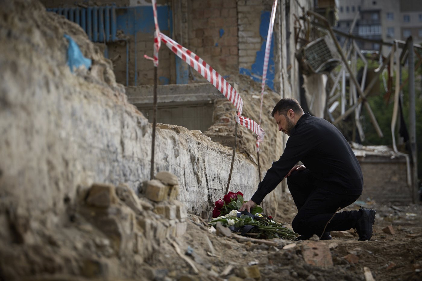 Zelenskyy calls for more pressure on Russia after deadly Kyiv missile strike | iNFOnews.ca Zelenskyy calls for more pressure on Russia after deadly Kyiv missile strike | iNFOnews.ca
