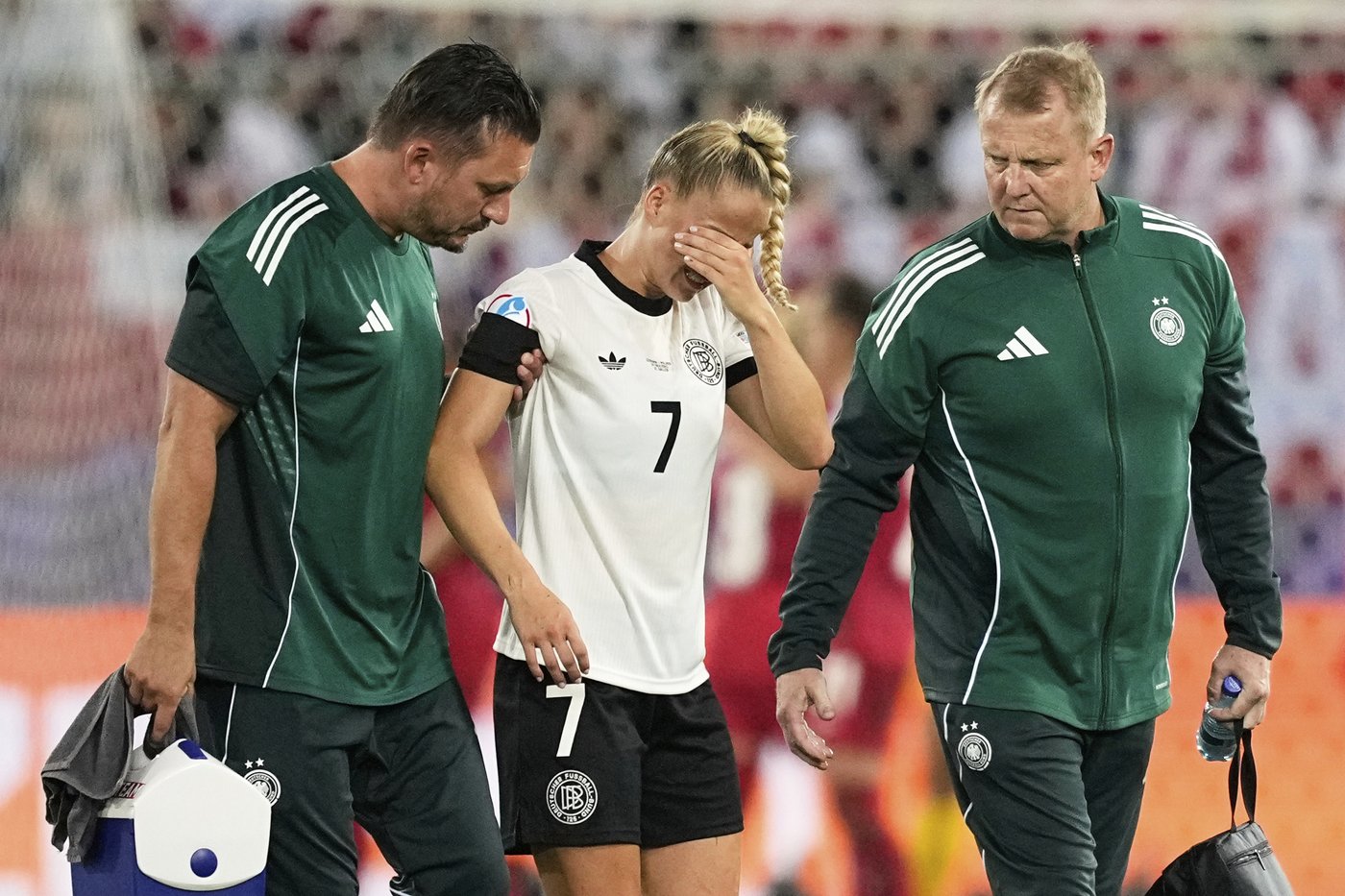 Germany captain Giulia Gwinn injured in Euro 2025 opener against Poland | iNFOnews.ca
