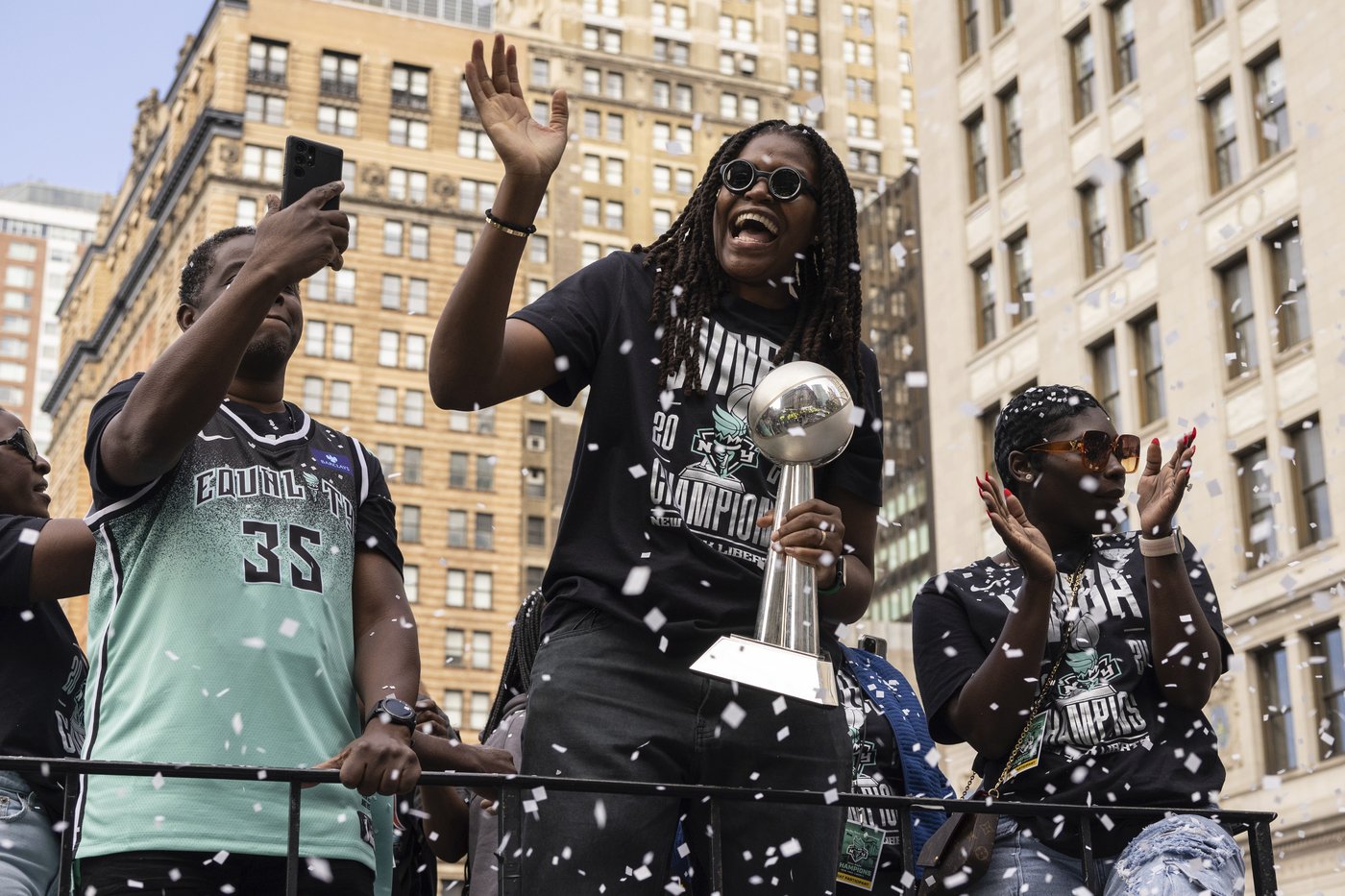 New York Liberty basketball team honored with ticker-tape parade in Canyon of Heroes | iNFOnews.ca
