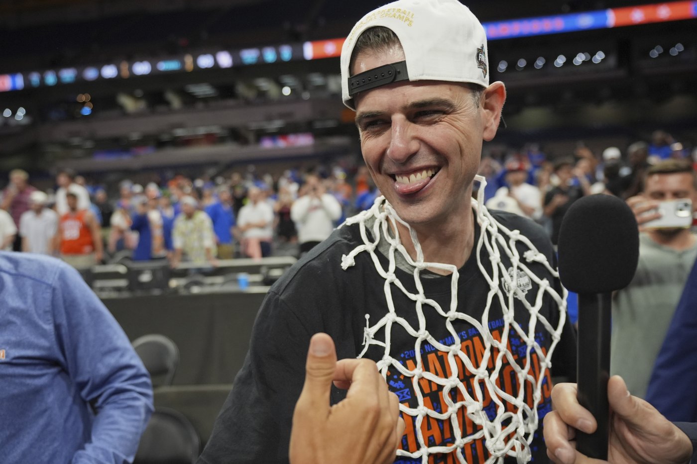 Florida raises basketball coach Todd Golden's salary to $6M annually after national title | iNFOnews.ca