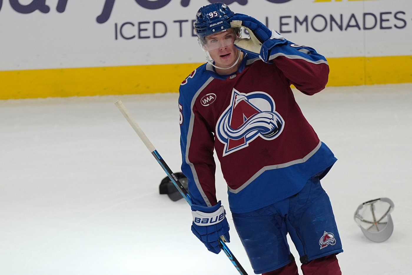 Olofsson's five-point game leads Avalanche past Devils, ending New Jersey's win streak | iNFOnews.ca