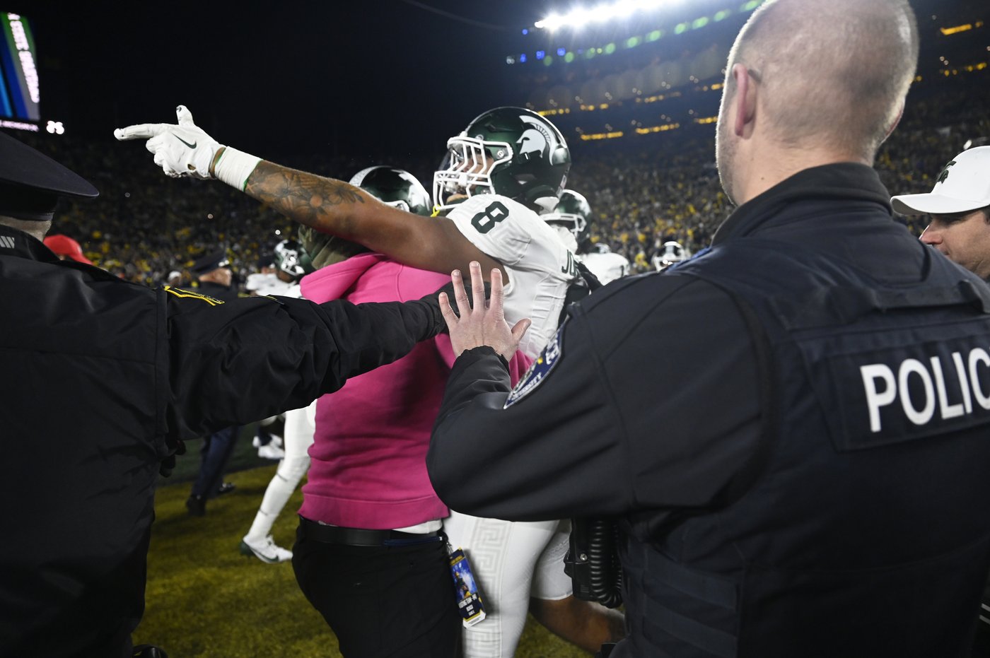 Big Ten taking no disciplinary action for skirmish at end of Michigan, Michigan State game | iNFOnews.ca