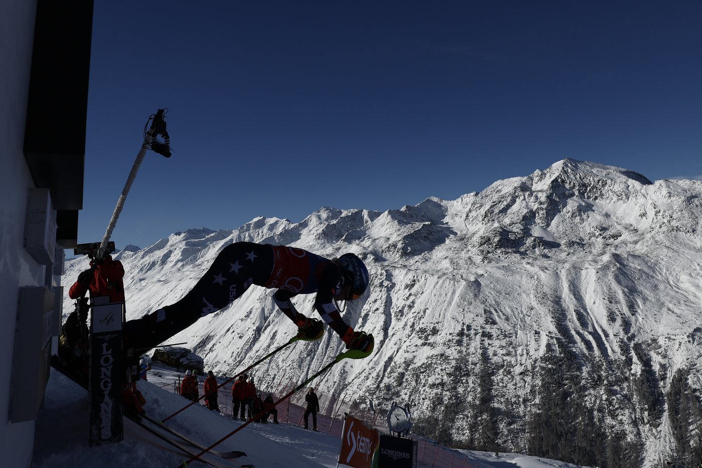 Shiffrin wins World Cup slalom and takes quest for her 100th victory to North America | iNFOnews.ca Shiffrin wins World Cup slalom and takes quest for her 100th victory to North America | iNFOnews.ca