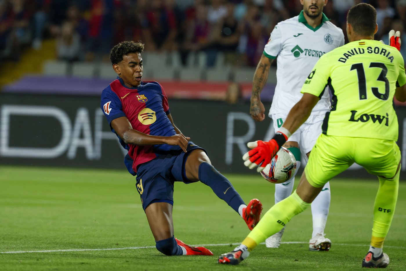 Lewandowski scores his 7th goal to give Barcelona its 7th straight win in Spanish league | iNFOnews.ca