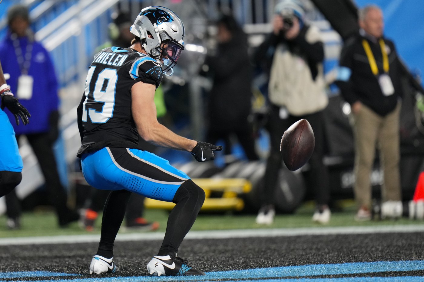 Panthers 2nd-year QB Bryce Young suffers another loss, but continues to show late-game production | iNFOnews.ca Panthers 2nd-year QB Bryce Young suffers another loss, but continues to show late-game production | iNFOnews.ca