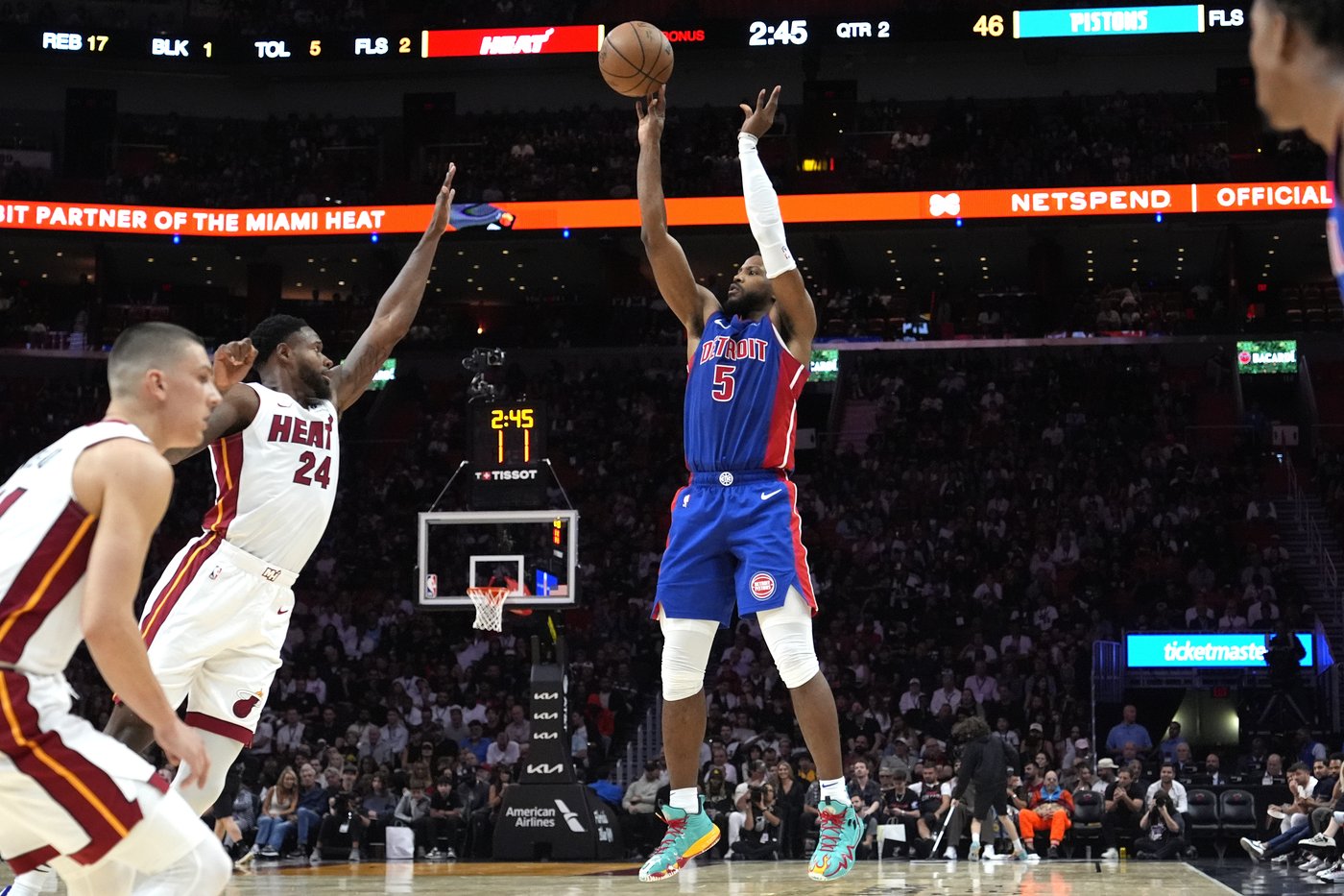 Butler scores 23, Rozier adds 20 and Heat pull away in 4th to beat Pistons 106-98 | iNFOnews.ca Butler scores 23, Rozier adds 20 and Heat pull away in 4th to beat Pistons 106-98 | iNFOnews.ca