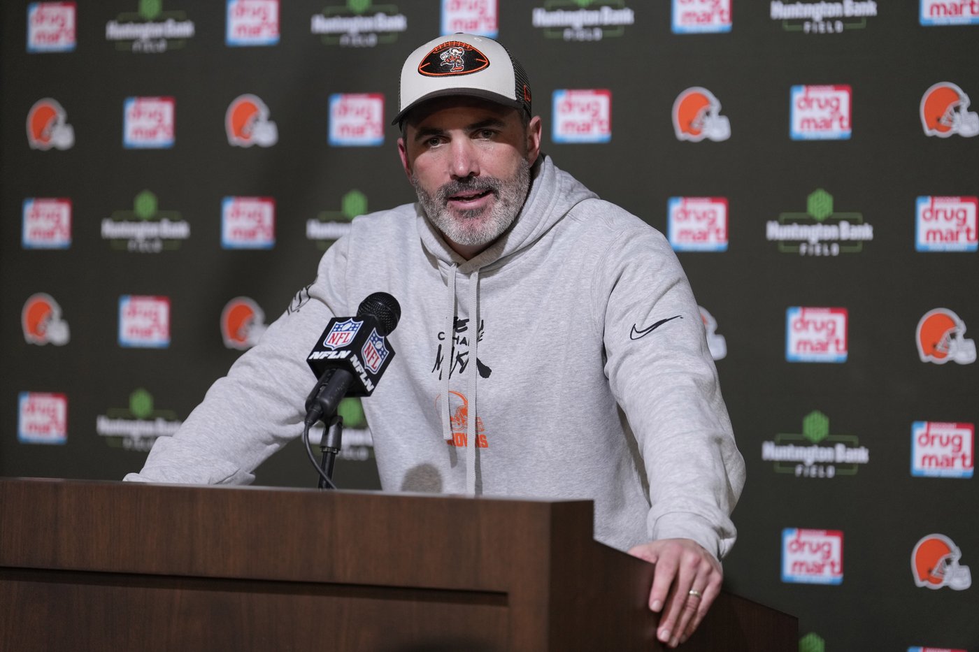 Browns mulling another switch at quarterback after Winston throws 3 more picks in loss to Chiefs | iNFOnews.ca Browns mulling another switch at quarterback after Winston throws 3 more picks in loss to Chiefs | iNFOnews.ca