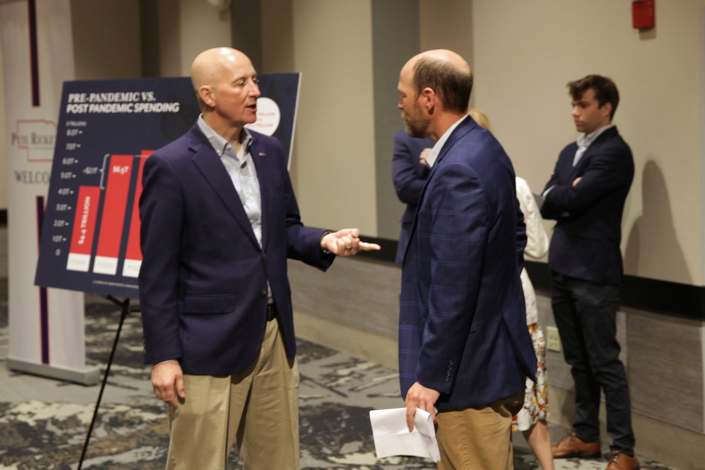 Nebraska Republican Sen. Pete Ricketts faces occasional jeers as he defends Trump's cuts | iNFOnews.ca