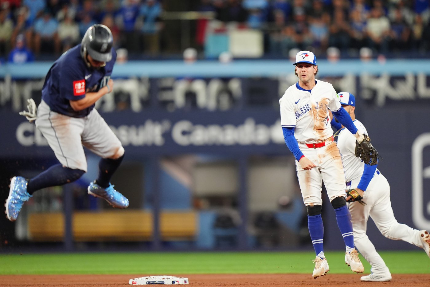 Photo Gallery: Blue Jays advance to World Series with 4-3 win over the Mariners | iNFOnews.ca