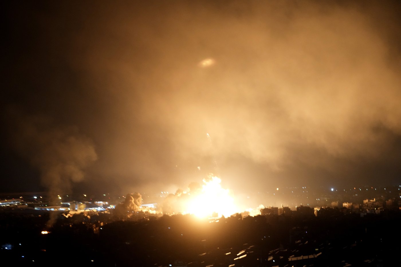 Israeli airstrikes rock southern suburbs of Beirut and cut off a key crossing into Syria | iNFOnews.ca Israeli airstrikes rock southern suburbs of Beirut and cut off a key crossing into Syria | iNFOnews.ca