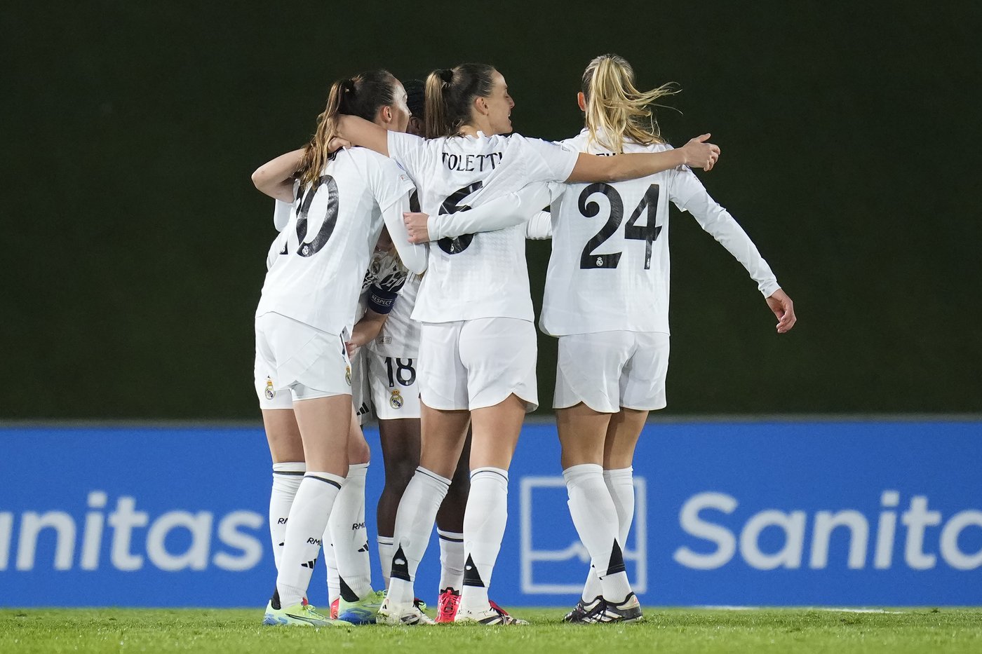 Chelsea rallies to beat Real Madrid 2-1 and finish top of its Women's Champions League group | iNFOnews.ca Chelsea rallies to beat Real Madrid 2-1 and finish top of its Women's Champions League group | iNFOnews.ca
