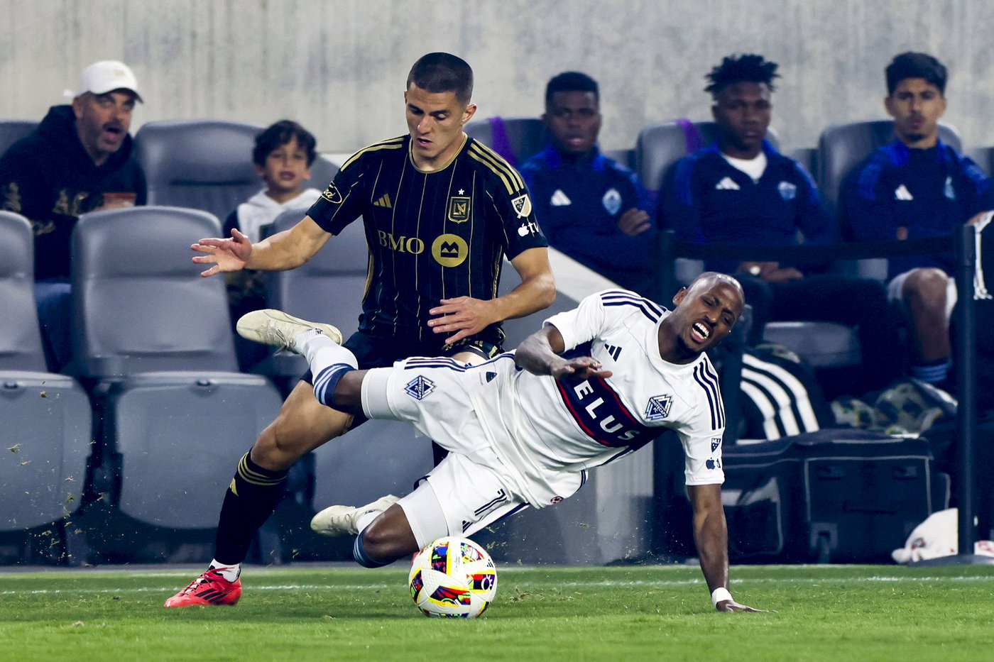 Mateusz Bogusz, Hugo Lloris lead LAFC over Whitecaps 1-0 in rubber match of first-round MLS series | iNFOnews.ca