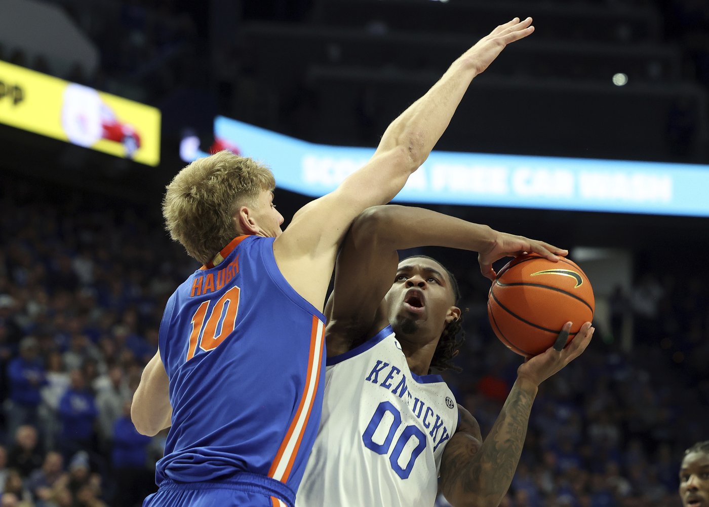 Koby Brea hits seven 3-pointers as No. 10 Kentucky hands No. 6 Florida its first loss, 106-100 | iNFOnews.ca